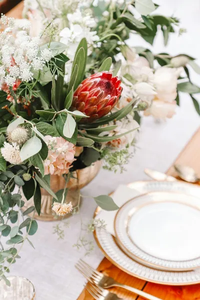 The Art of Timing: Choosing the Right Wedding Venue Booking WindowIllustration
