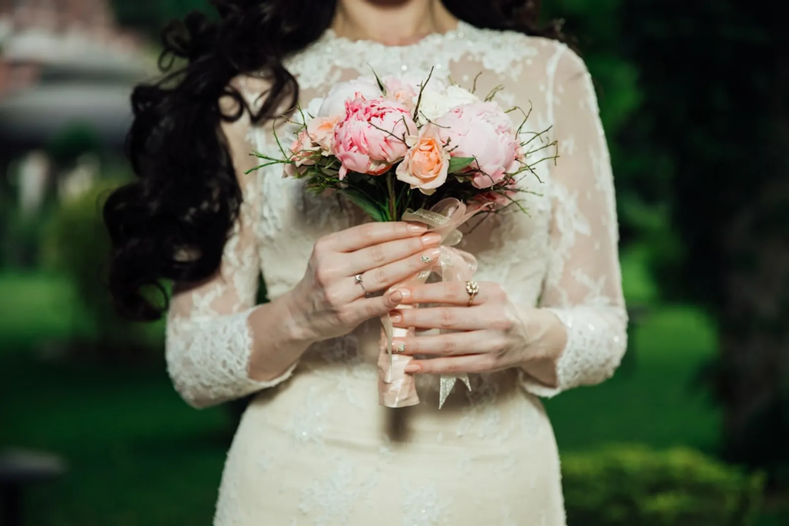 The Comprehensive Guide to Wedding Vendor ChecklistsIllustration